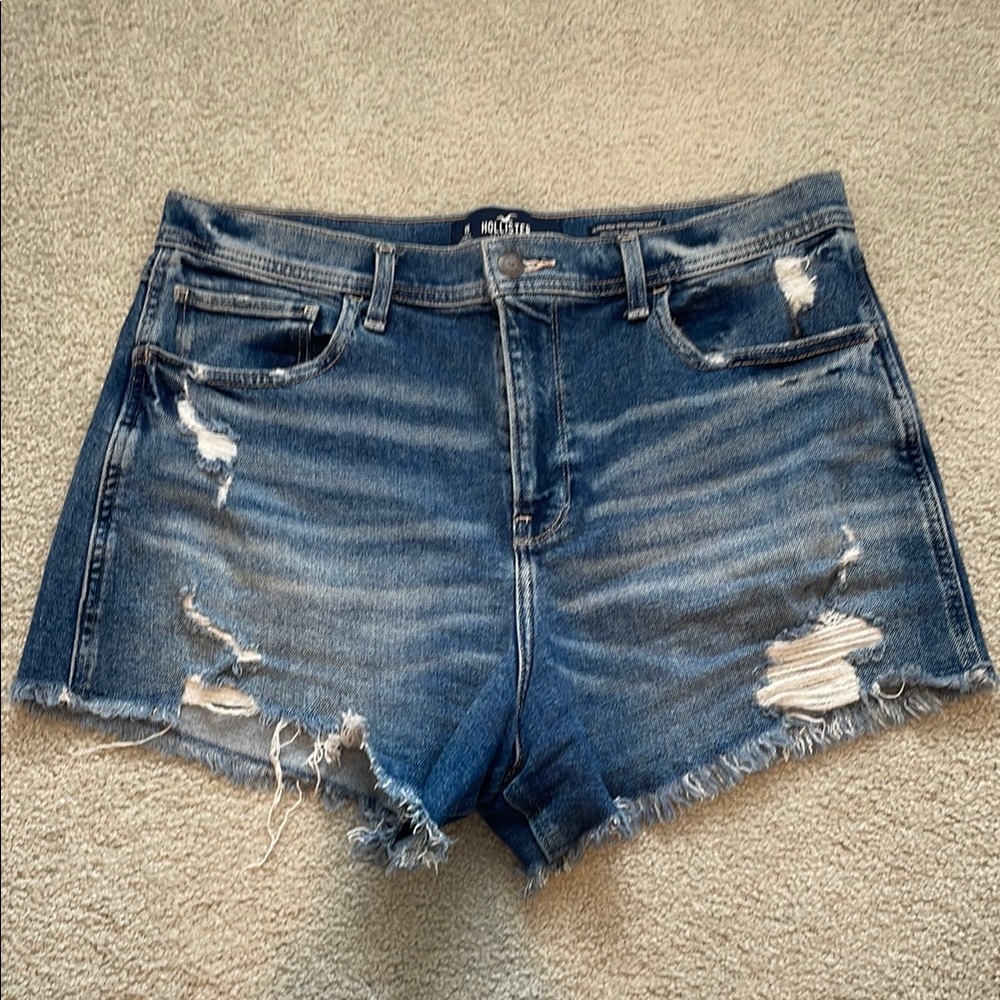 Hollister Ultra High-Rise Vintage Short 4”